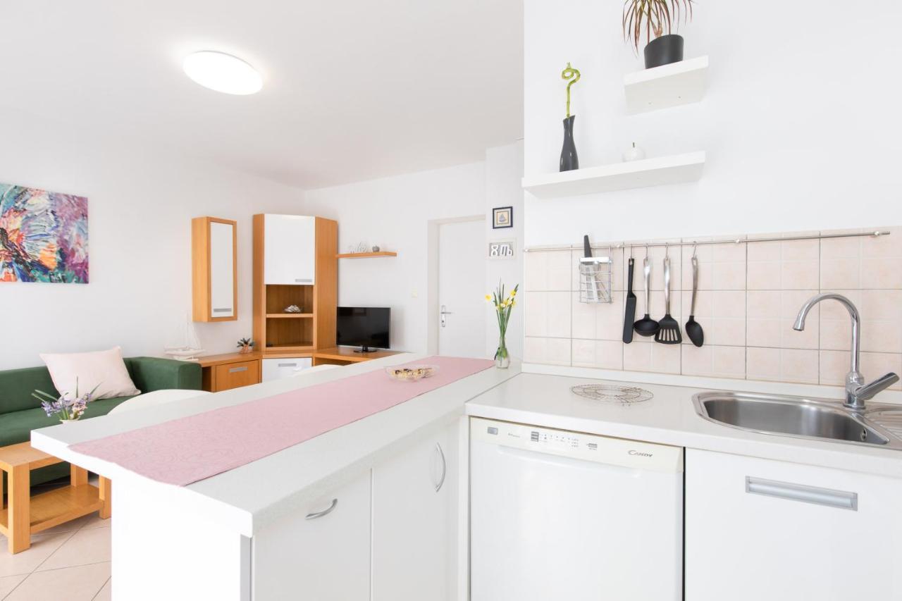 Apartment Julijana Đảo Krk Ngoại thất bức ảnh