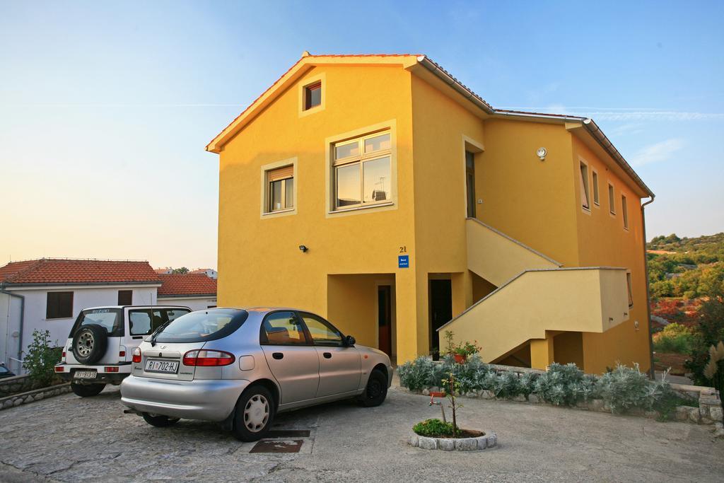Apartment Julijana Đảo Krk Ngoại thất bức ảnh