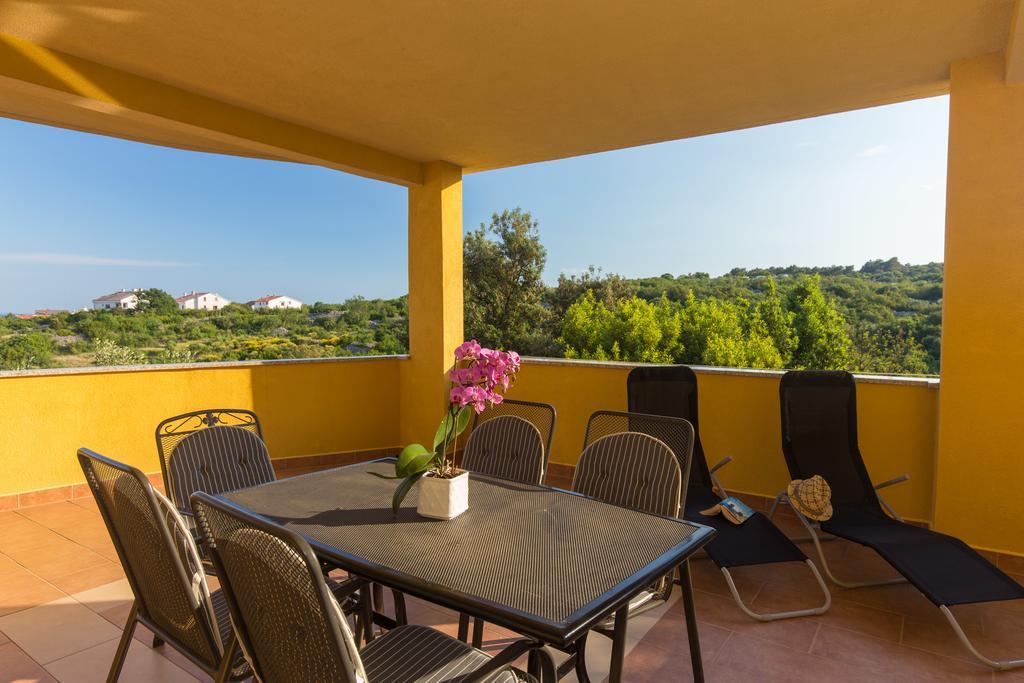 Apartment Julijana Đảo Krk Ngoại thất bức ảnh
